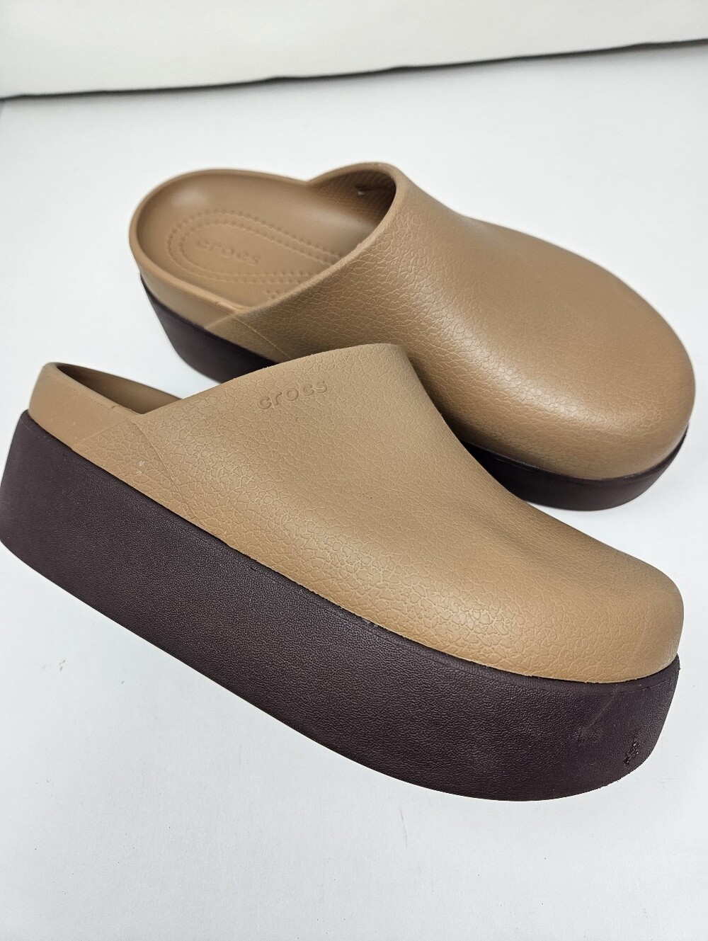 Crocs Women’s Dylan Platform Clog Sepia Colorway Comfort Work Nursing Size 9